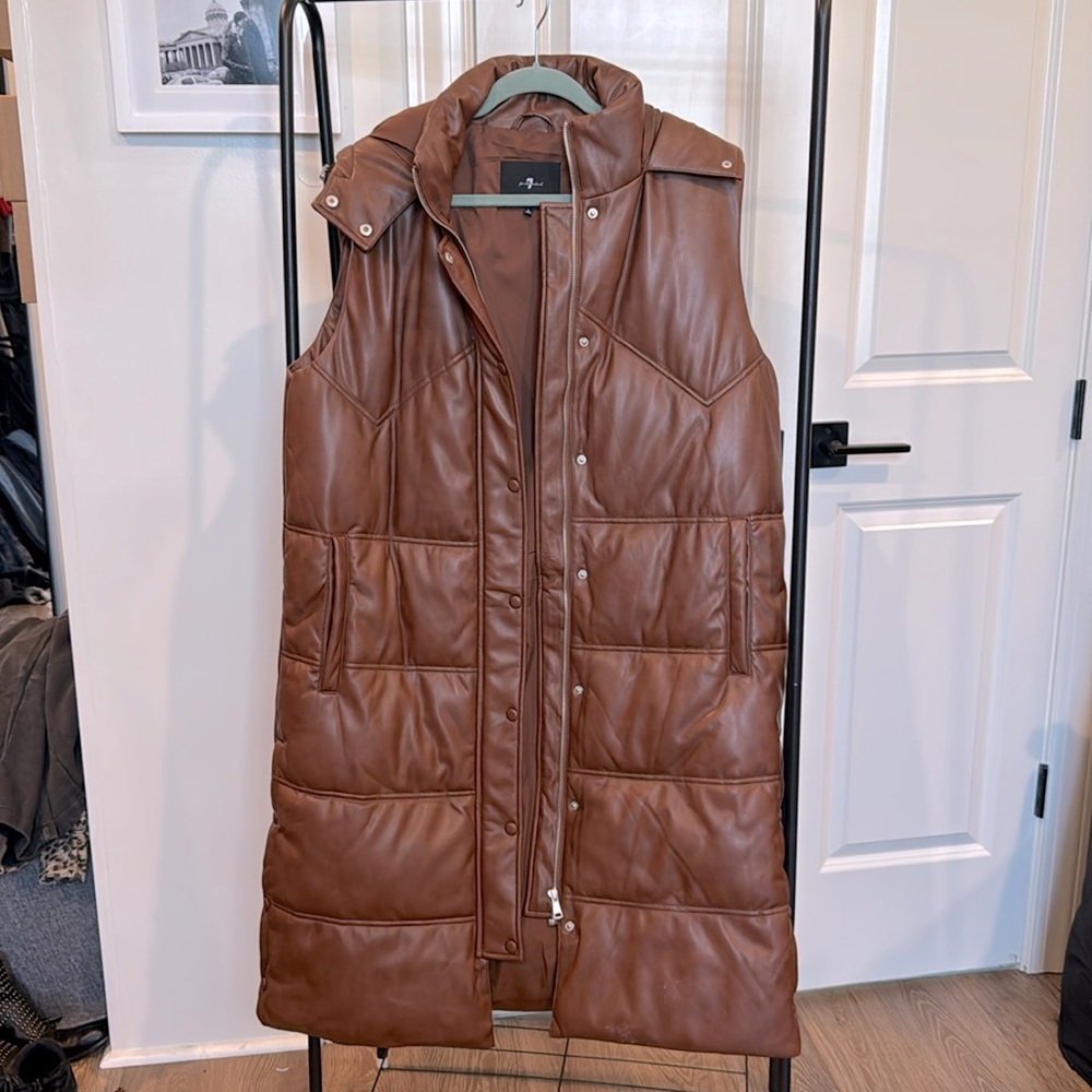 Long puffer vest with hood, size L, cognac color